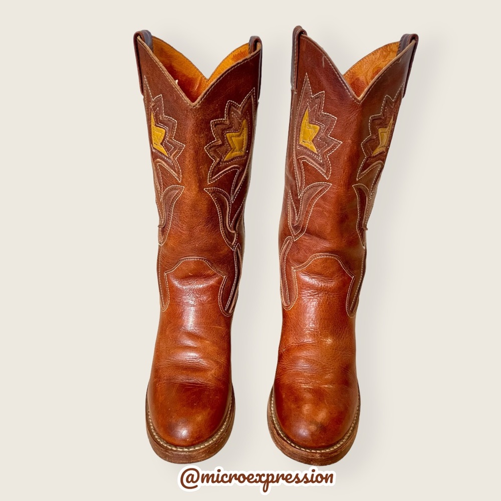 VINTAGE Frye Floral Inlay Cognac Boho Leather Chunky Heel Pull On Campus Boot - Picture 4 of 11